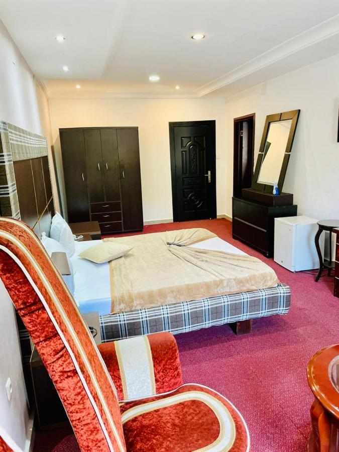 Class Hotel Браззавиль Экстерьер фото